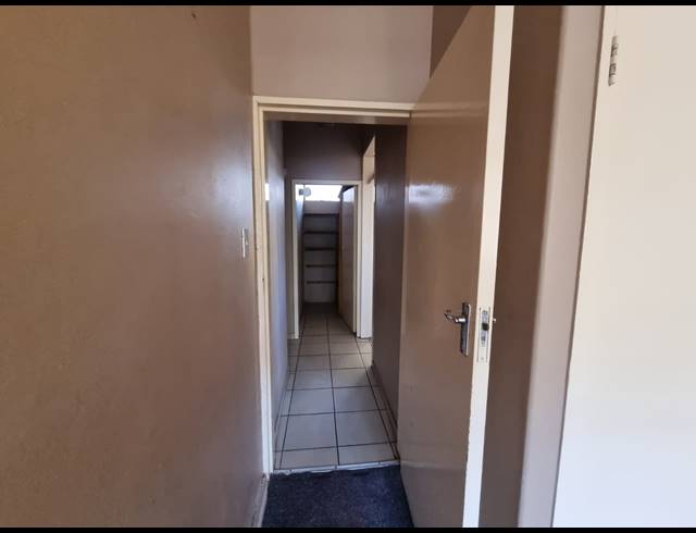 2 BEDROOM FLAT FOR SALE IN THREE RIVERS